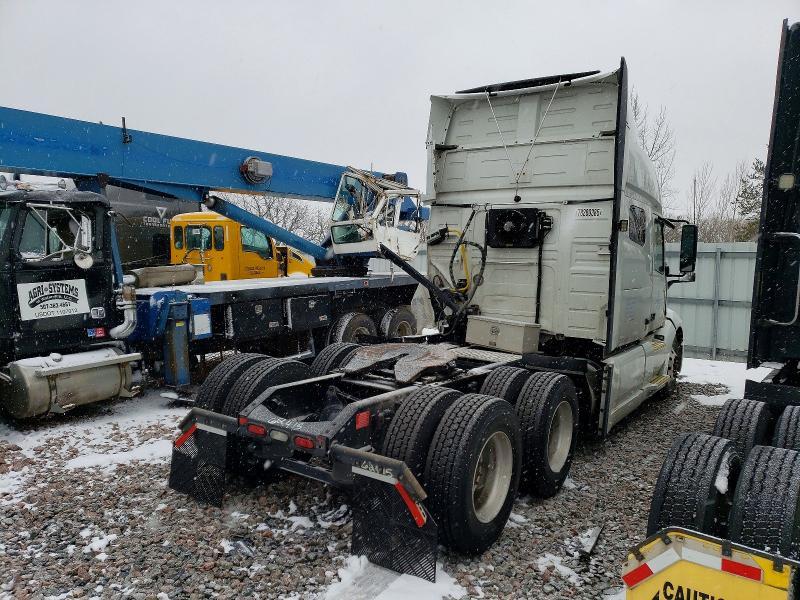 2020 Volvo VNL Semi Truck