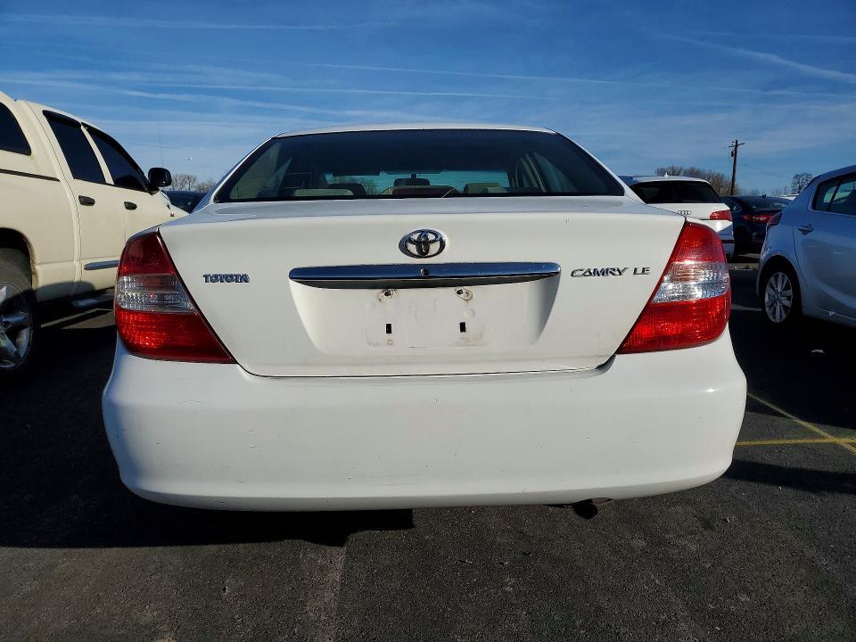 2004 Toyota Camry le
