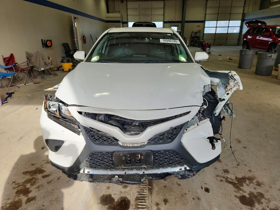 2021 Toyota Camry se