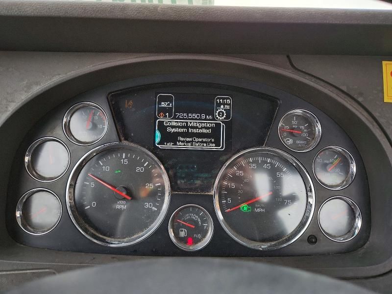 2016 Kenworth T680 Semi Truck