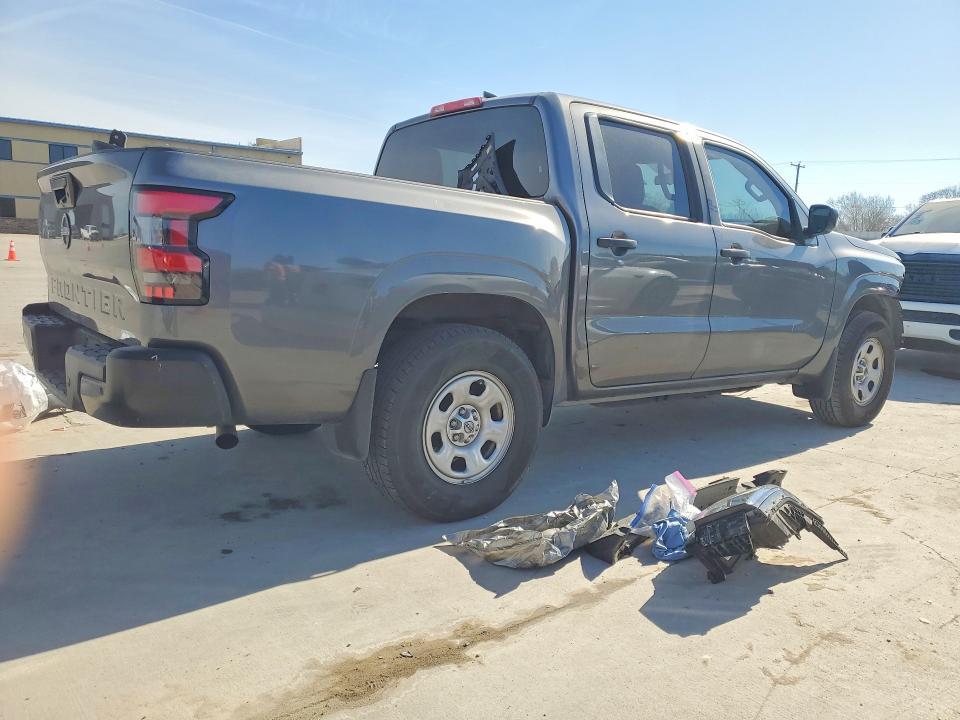 2022 Nissan Frontier s