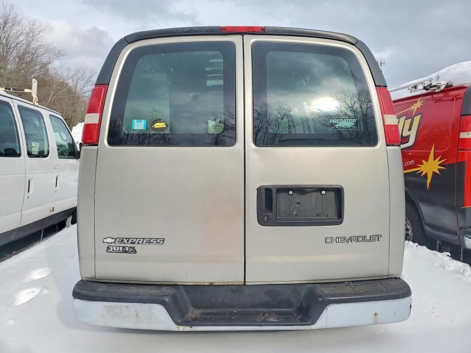 2004 Chevrolet Express G2500