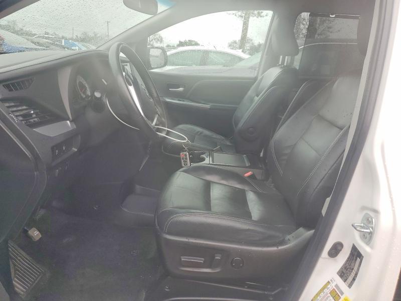 2015 Toyota Sienna Sport