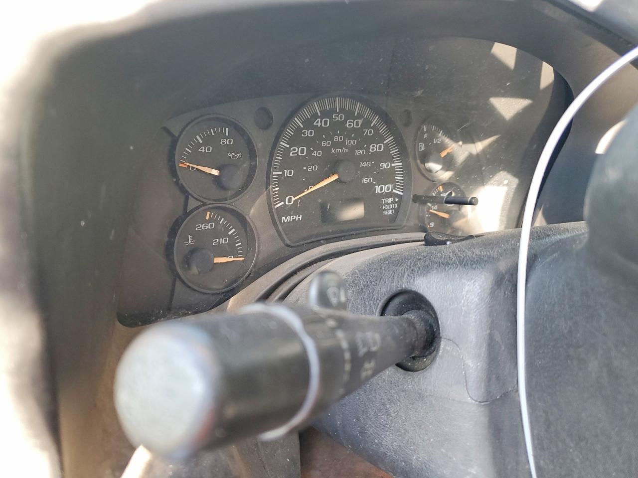 2003 Chevrolet Express Delivery Truck