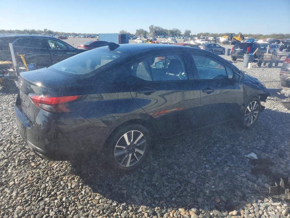 2025 Nissan Versa sv