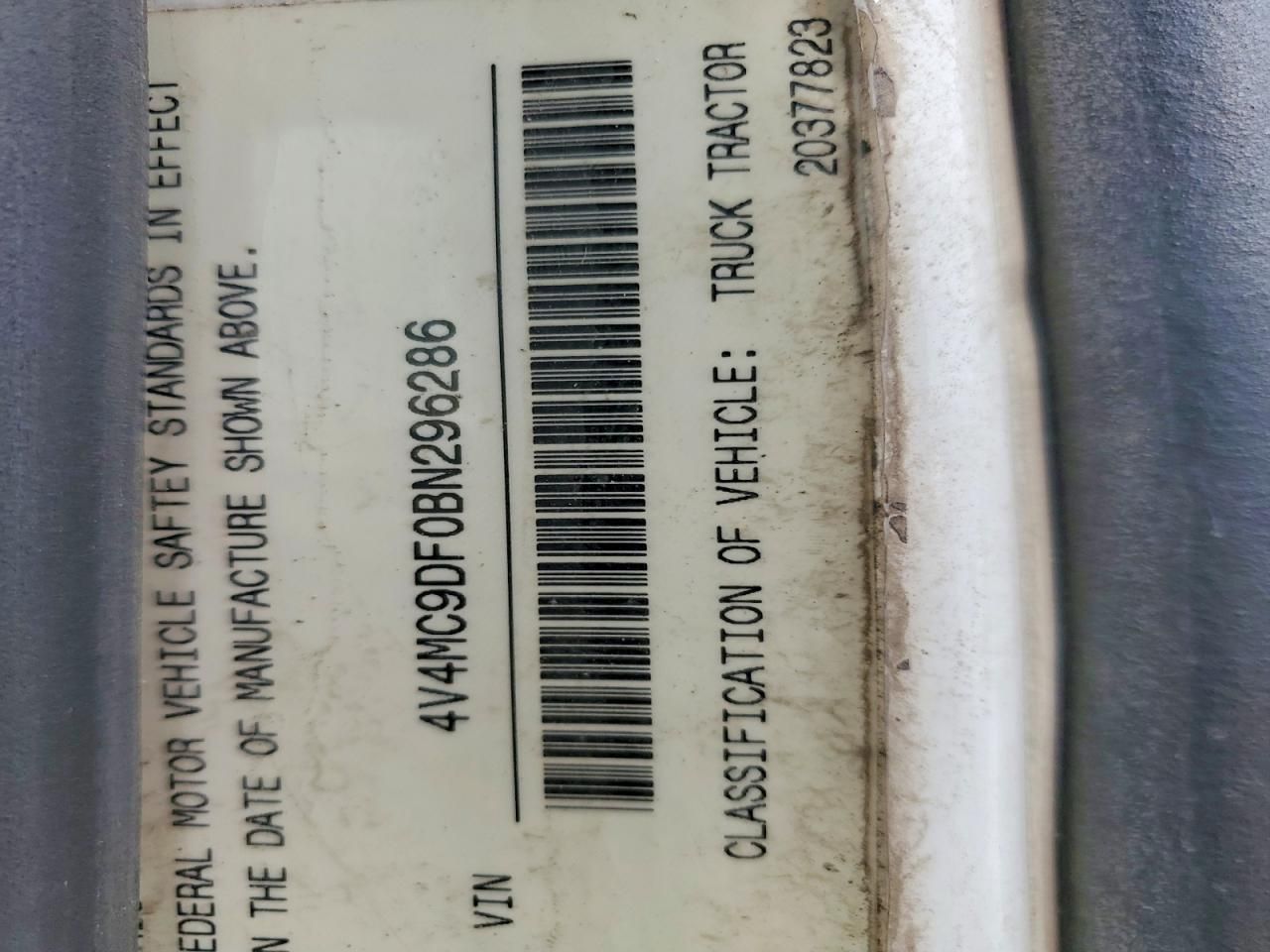 2011 Volvo VNM Semi Truck