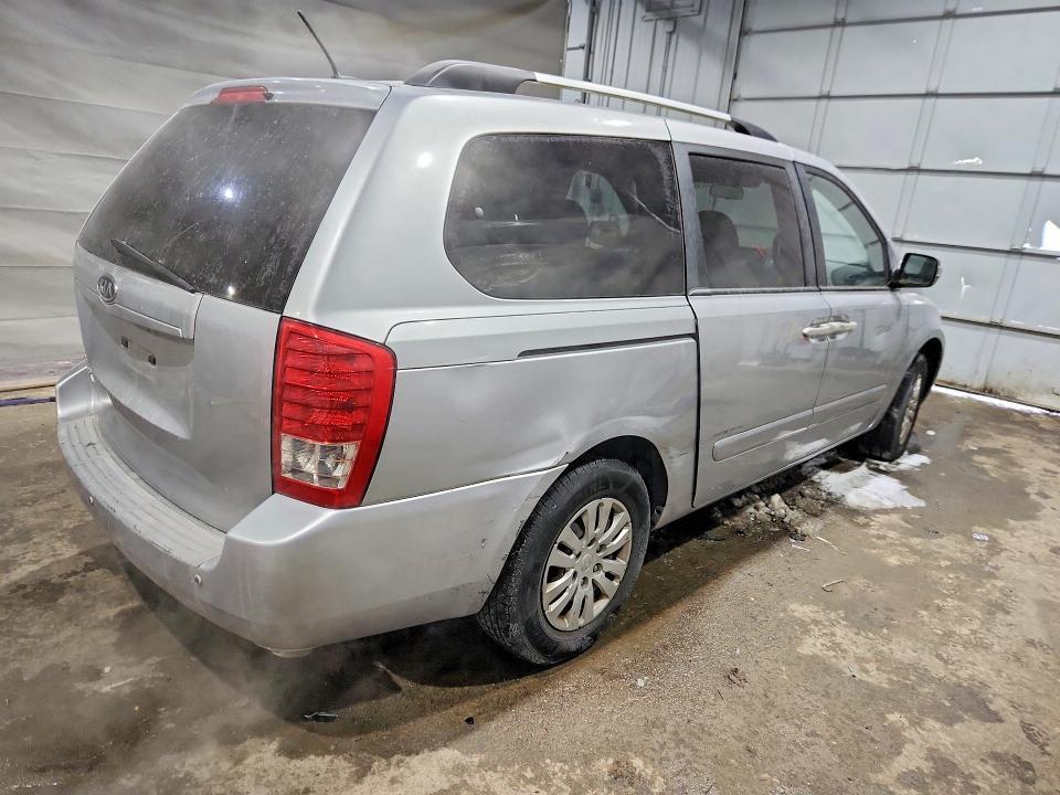 2011 KIA Sedona lx