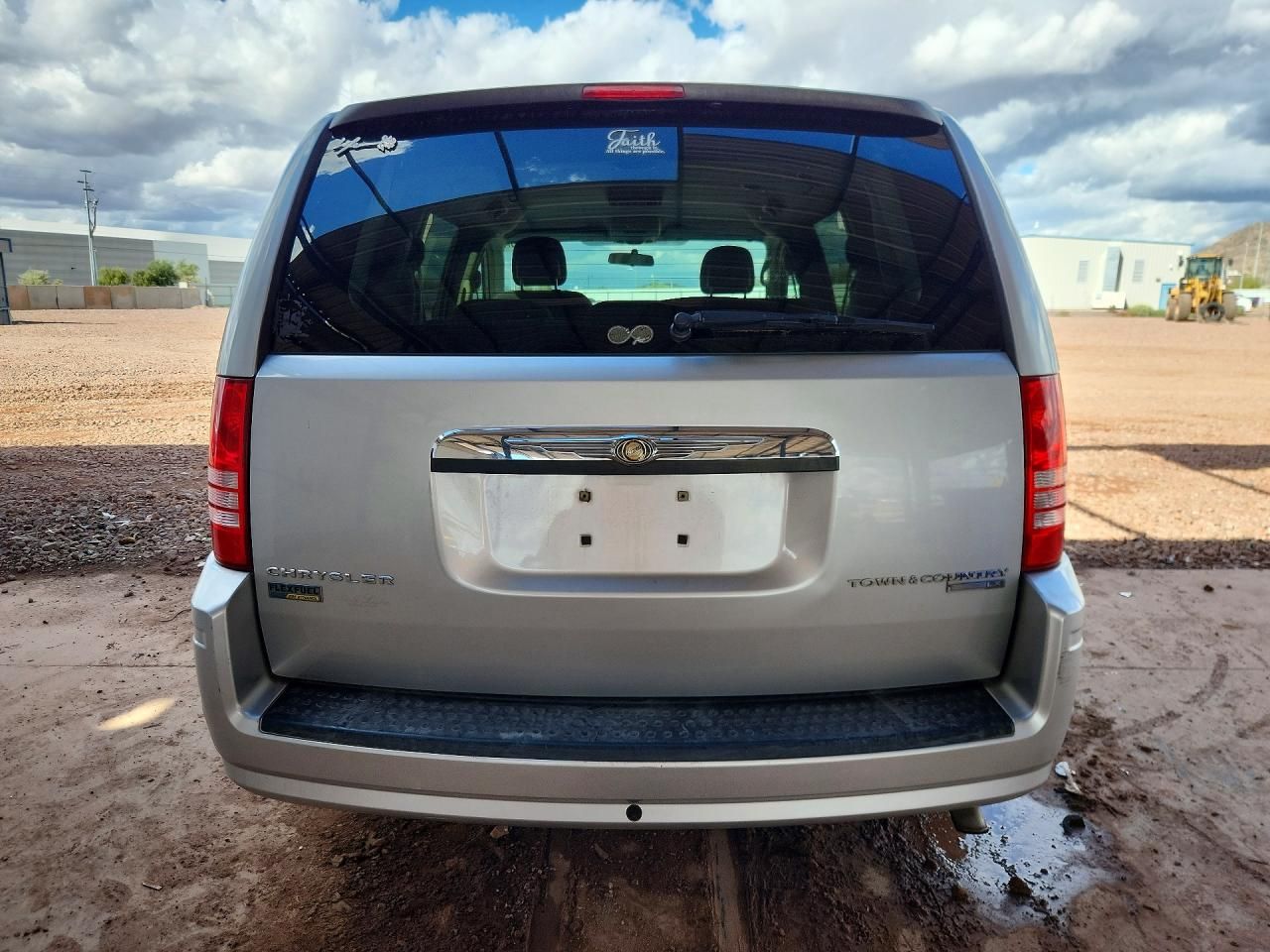 2010 Chrysler Town & Country lx