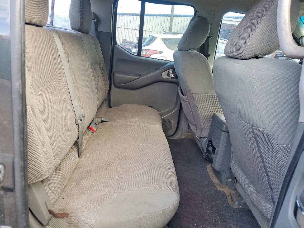 2015 Nissan Frontier SV