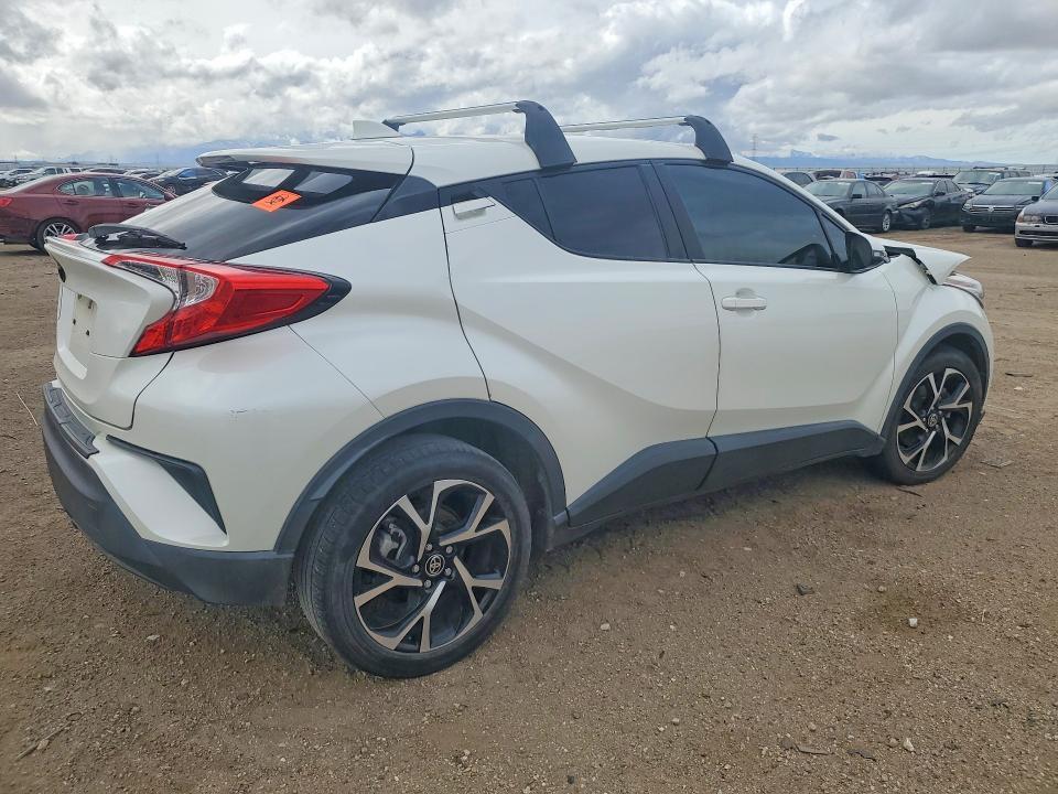 2021 Toyota C-hr xle