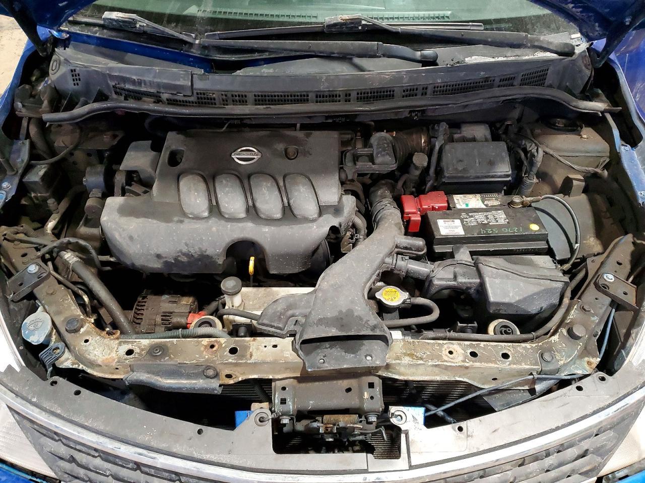 2011 Niss Versa s