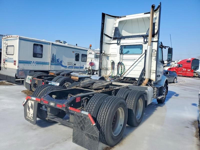 2020 Volvo VNR Semi Truck