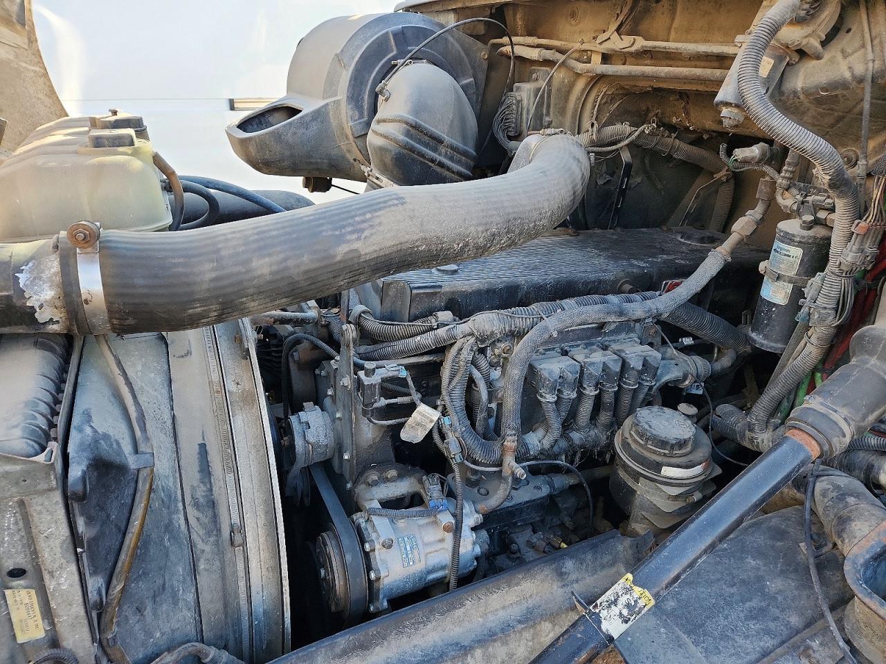 2000 Volvo VNM Semi Truck