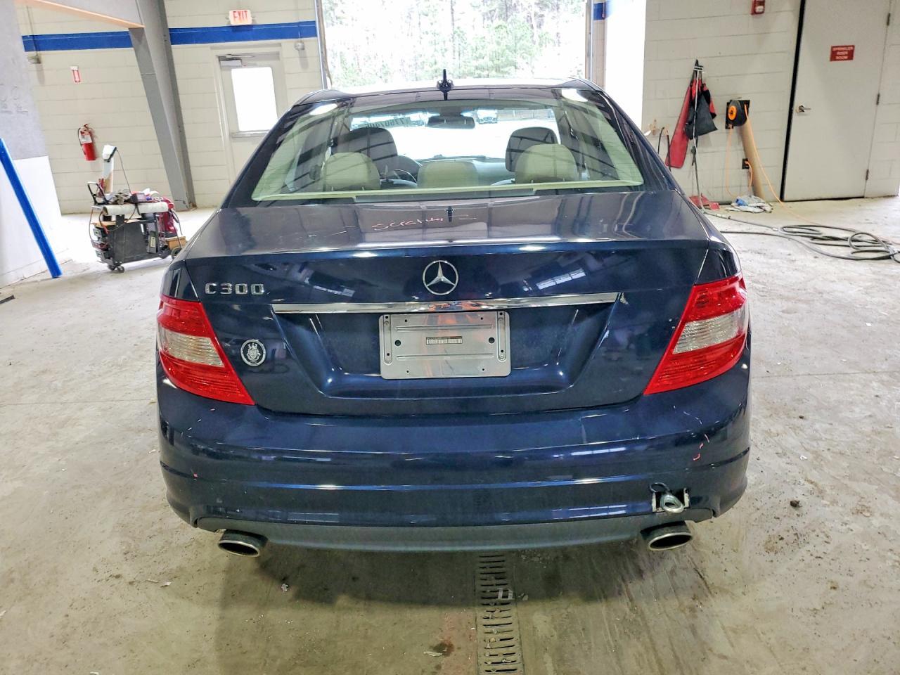 2011 Mercedes-Benz C300