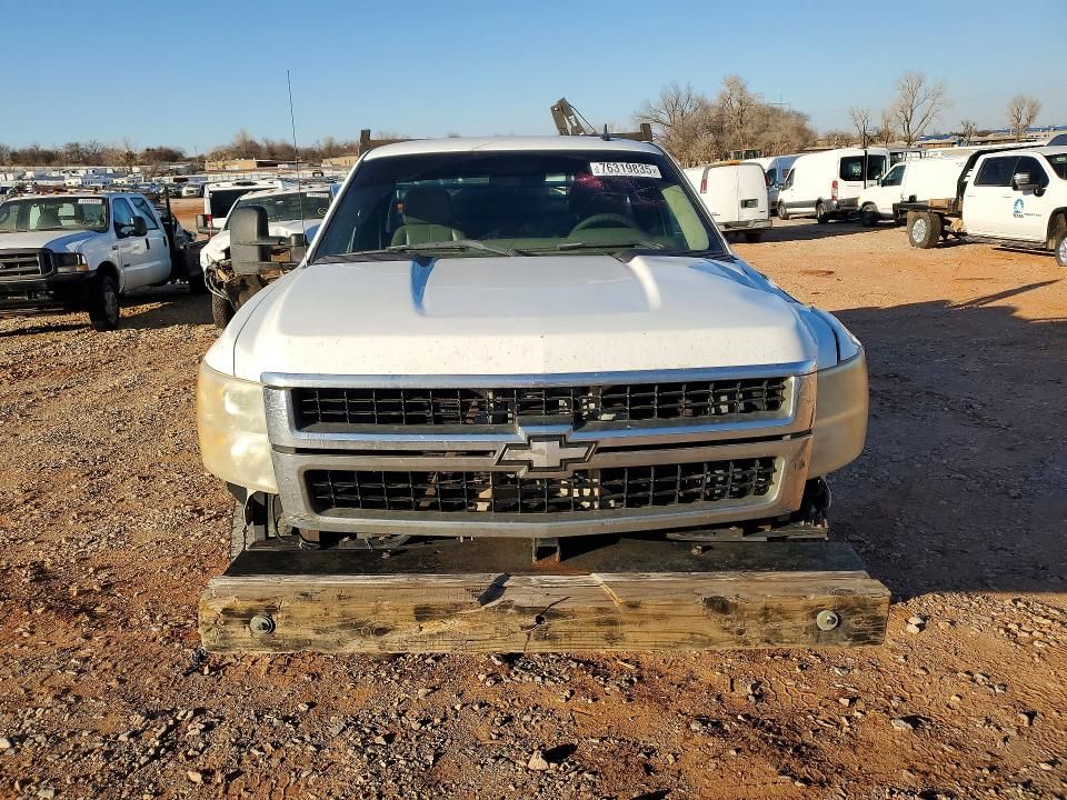 2008 Chevrolet Silverado Flatbed Truck