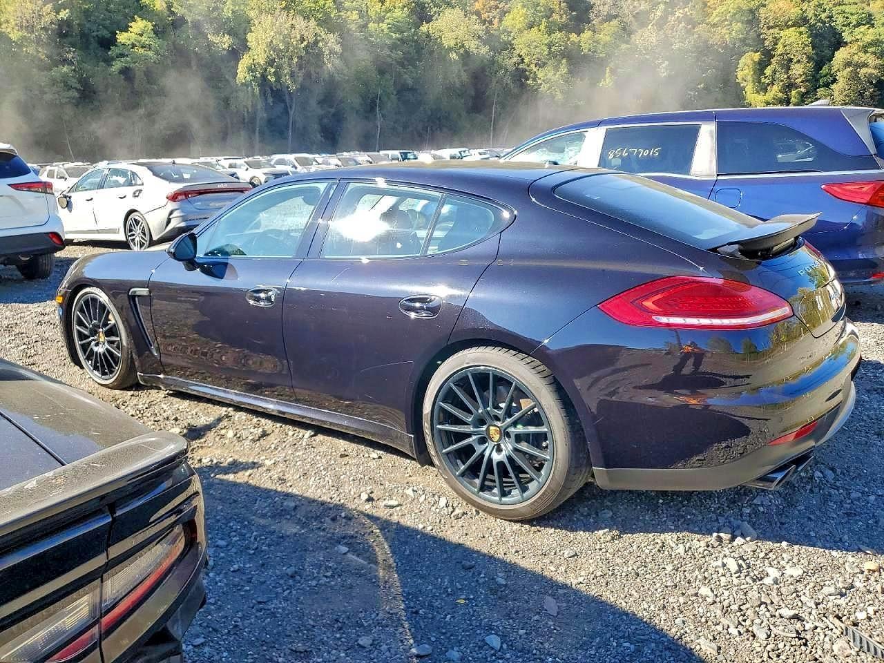2016 Porsche Panamera 2