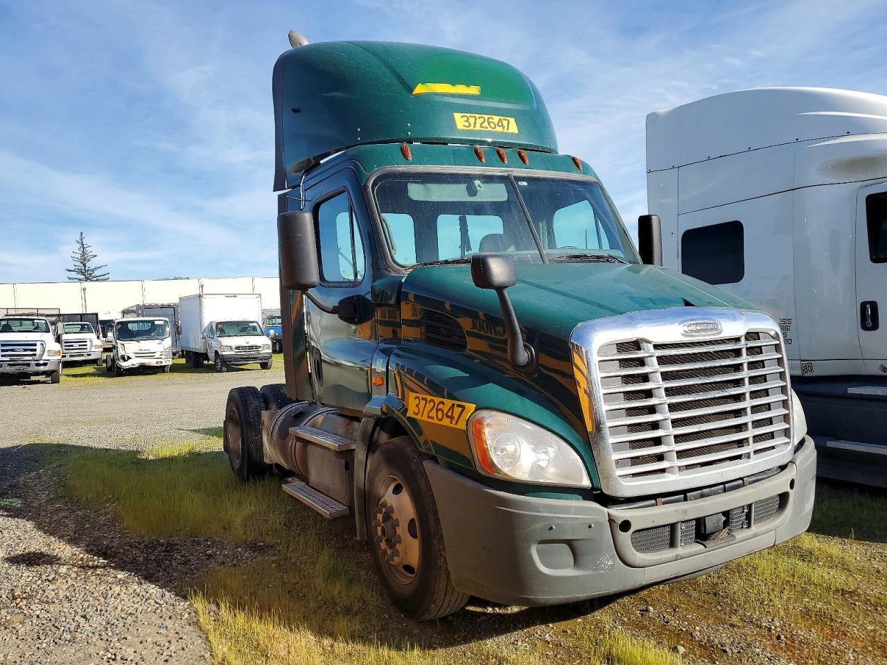 2018 Freightliner Cascadia 113 Semi Truck