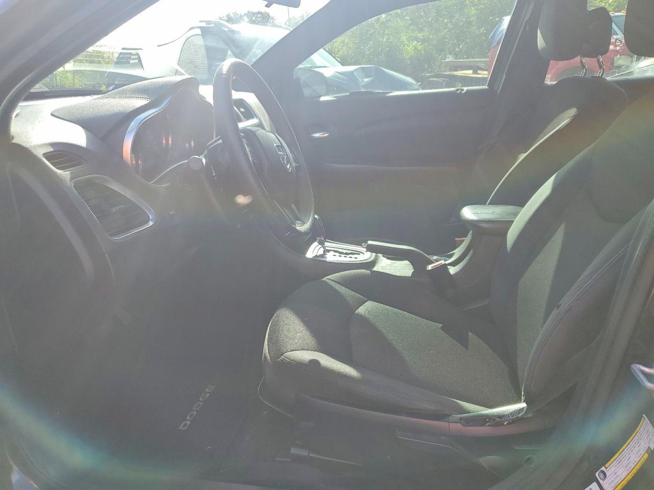 2012 Dodge Avenger se