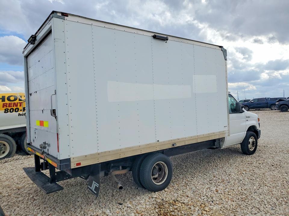 2013 Ford E350 box Truck