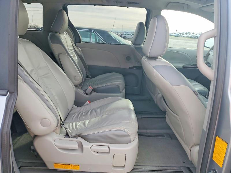 2011 Toyota Sienna xle