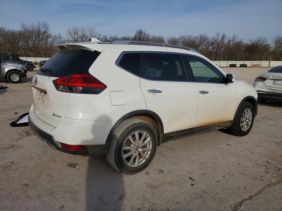 2017 Nissan Rogue sv