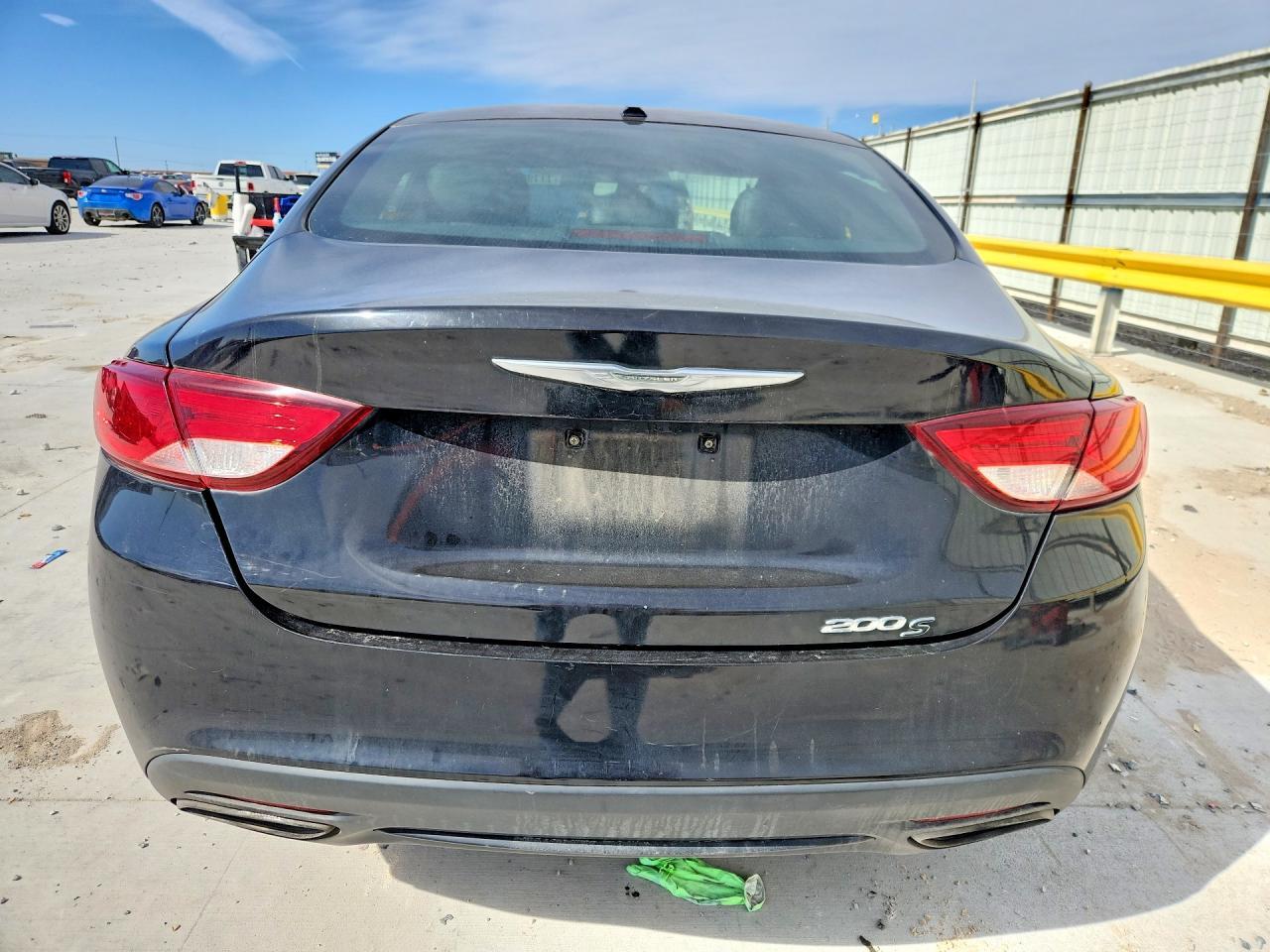 2015 Chrysler 200 s