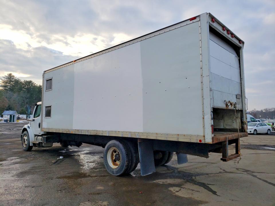 2005 Freightliner Business Class M2 box Truck