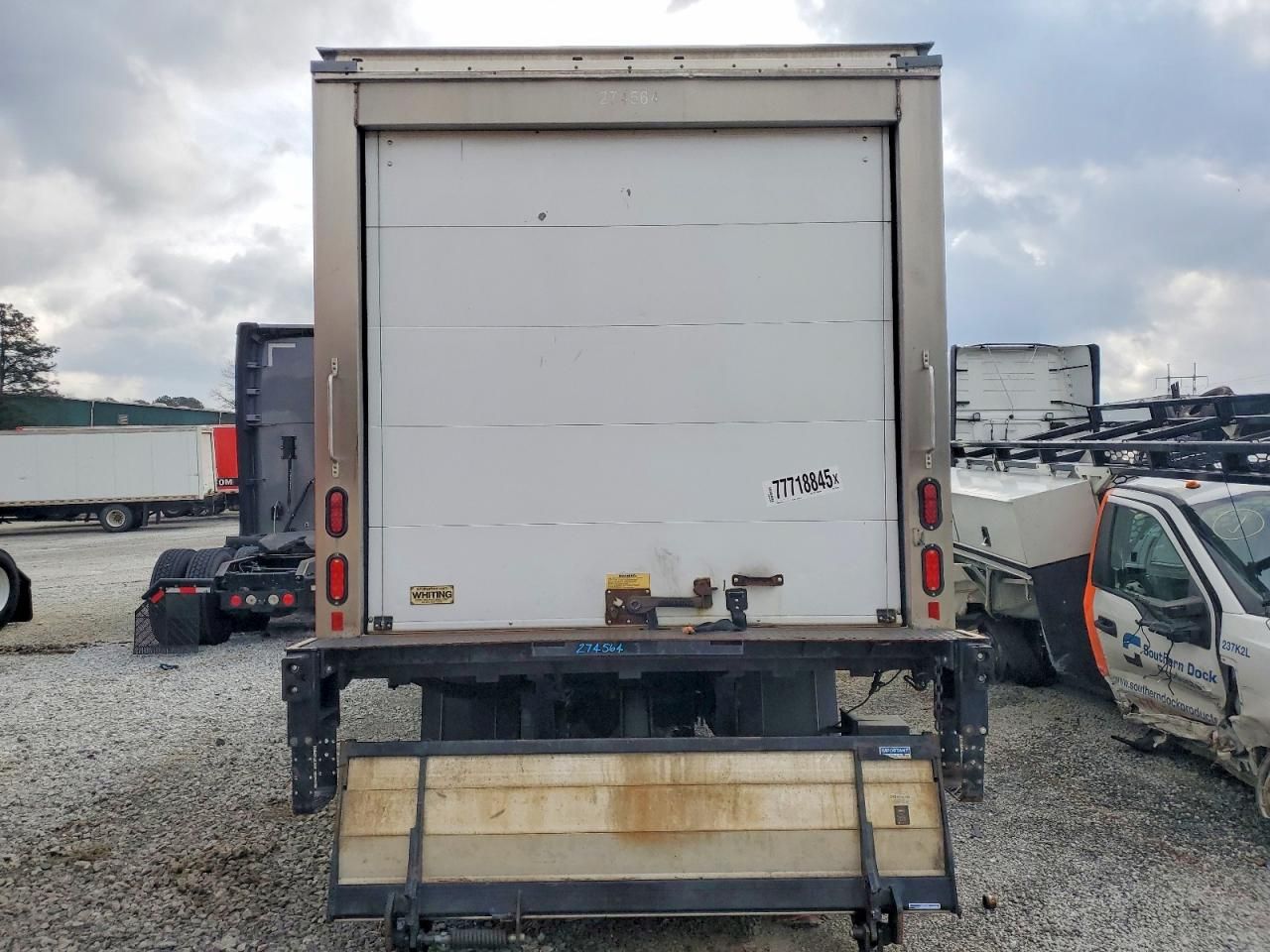 2019 Isuzu NRR Refrigerated BOX Truck