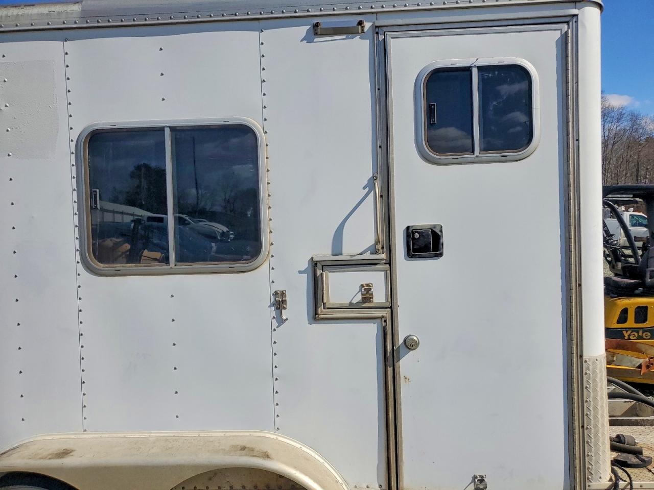 2000 Pelsue Fiber Optic Splicing Trailer