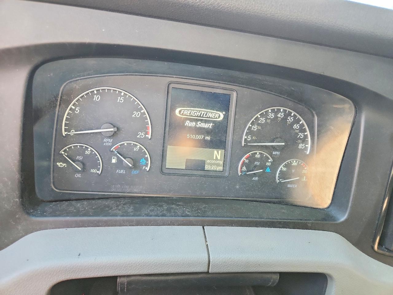 2020 Freigliner 2020 Freightliner Cascadia 126 Semi Truck