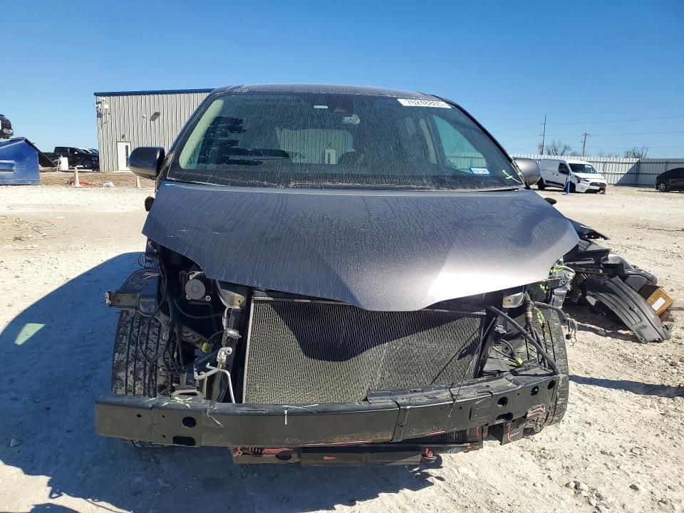2020 Toyota Sienna le