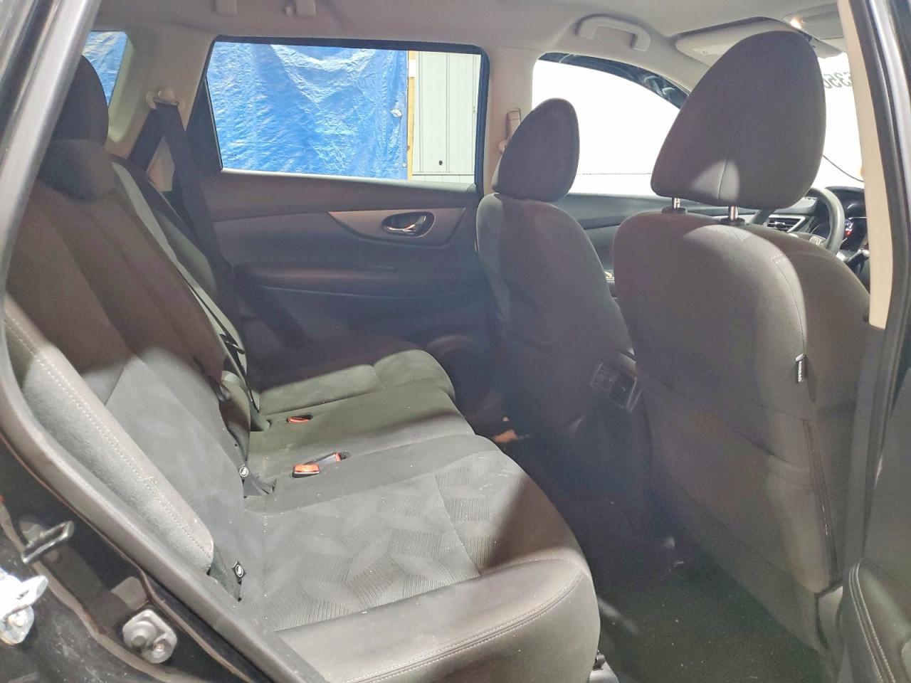 2016 Nissan Rogue sv