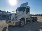 2016 Freightliner Cascadia 125 Semi Truck