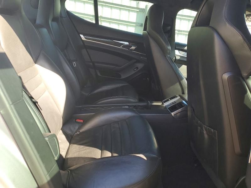 2011 Porsche Panamera Turbo