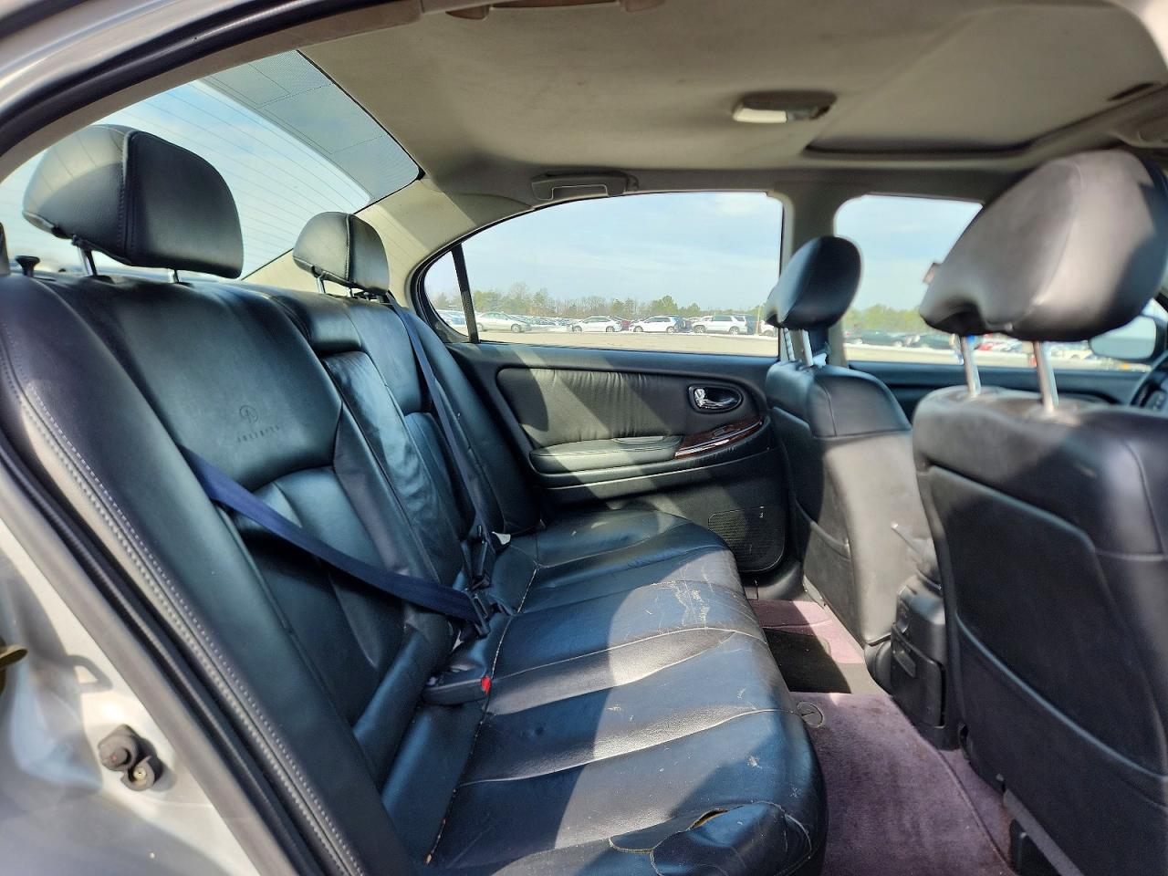 2000 Infiniti I30