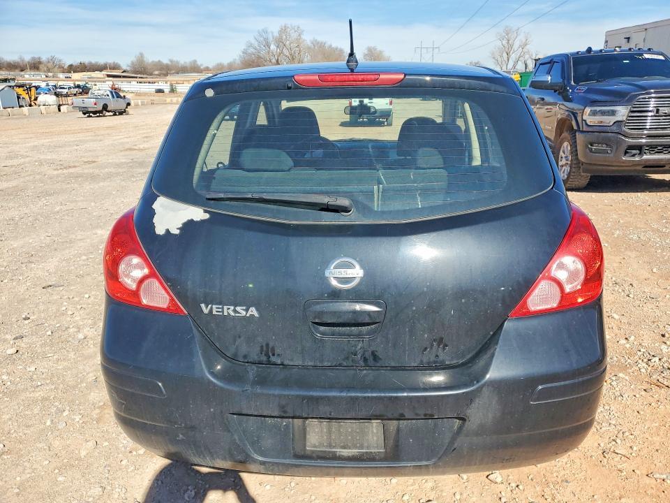 2011 Nissan Versa s