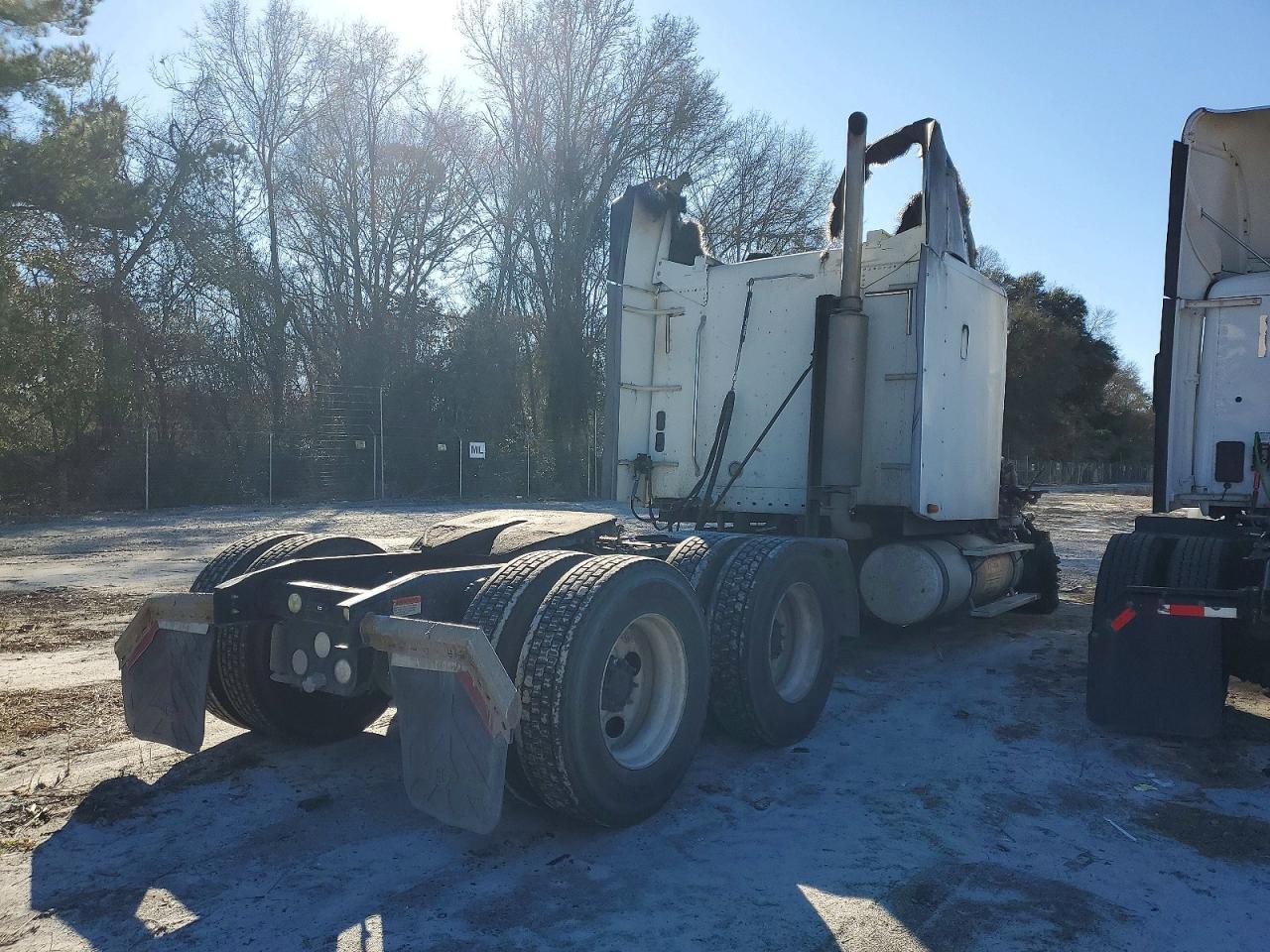 2006 Freightliner Conventional Columbia