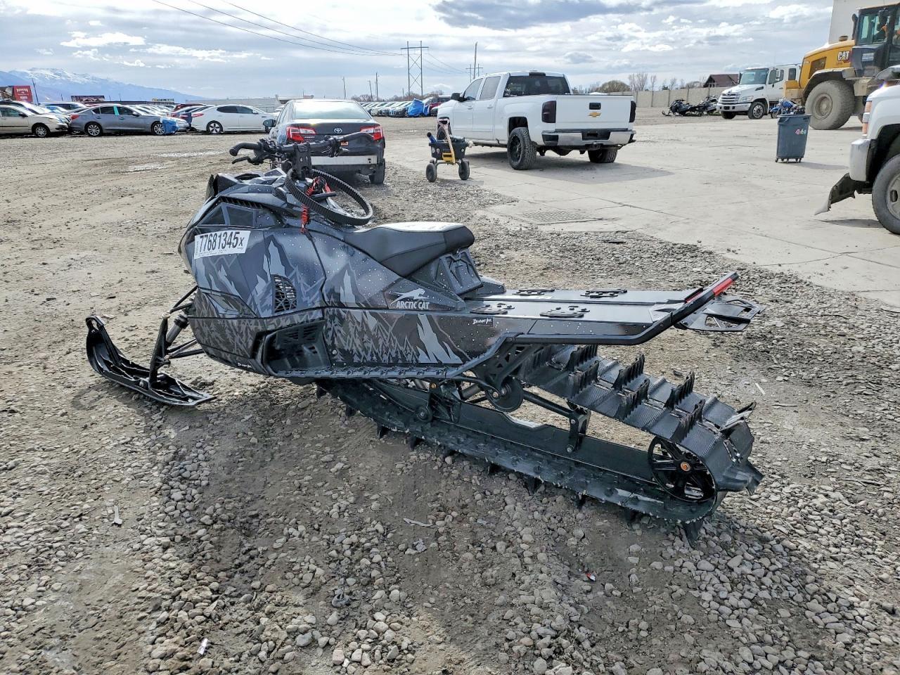 2025 Artcat Snowmobile