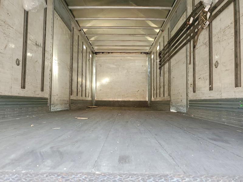 2018 Peterbilt Tractor 2018 Peterbilt 348 BOX Truck