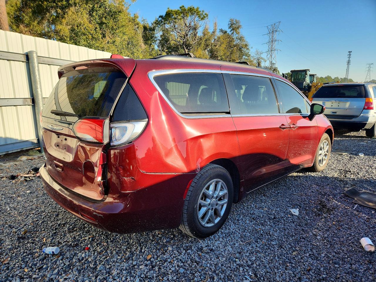 2020 Chrysler Voyager lxi