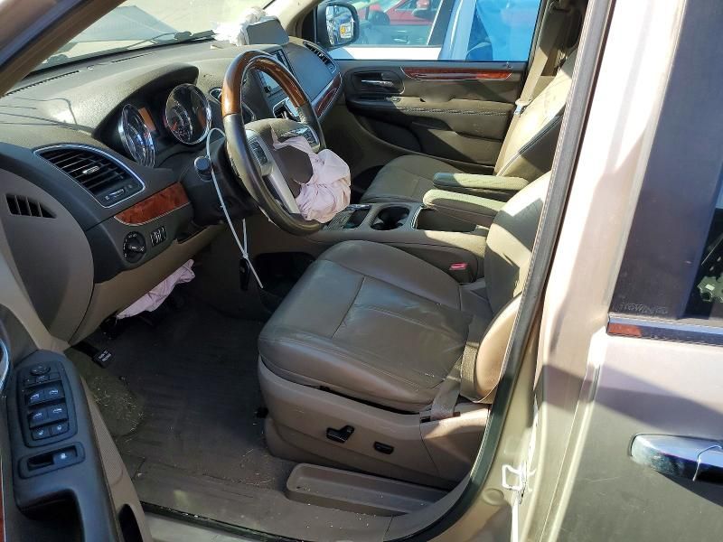 2013 Chrysler Town & Country Limited