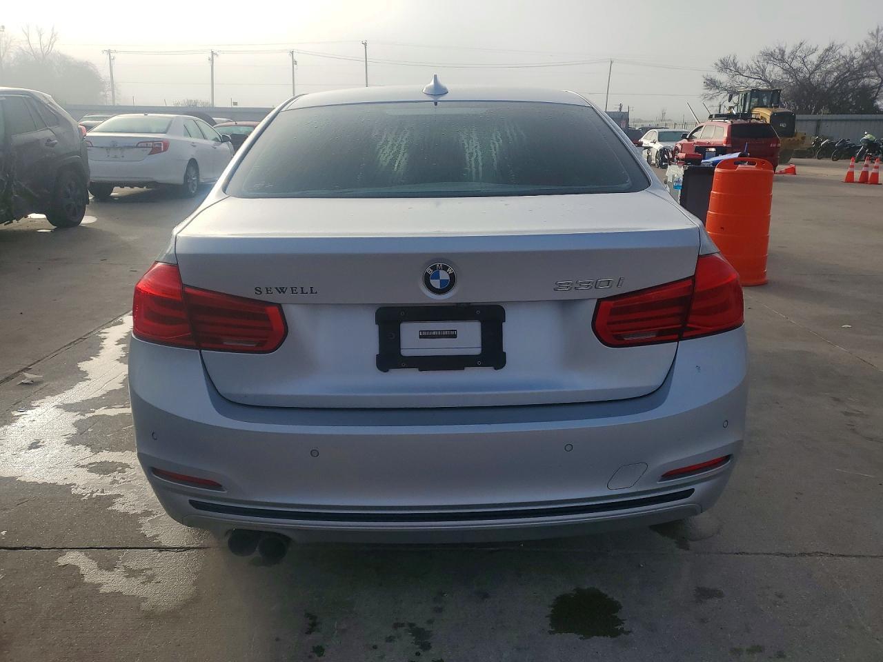 2018 BMW 330 i