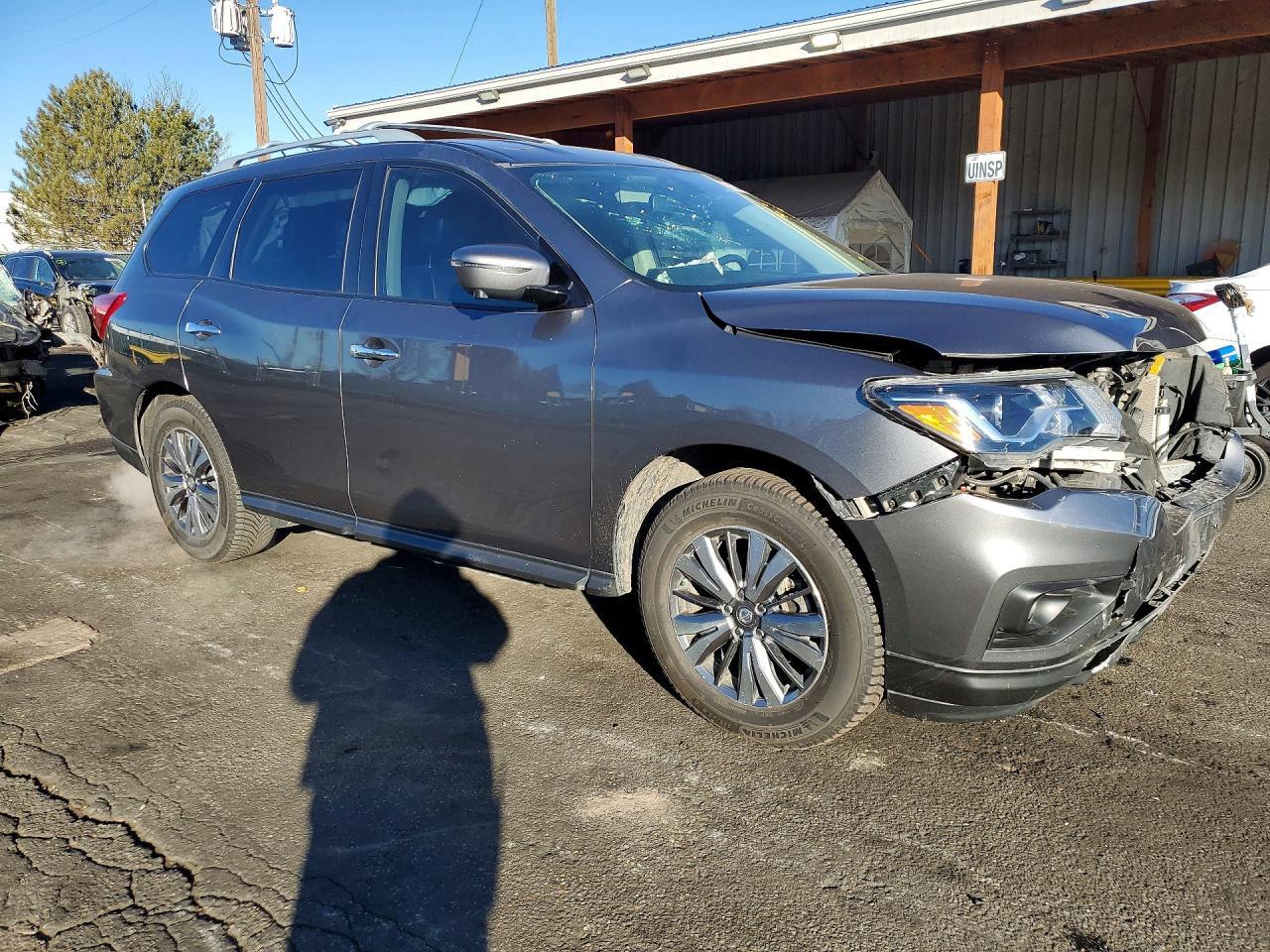 2018 Nissan Pathfinder s