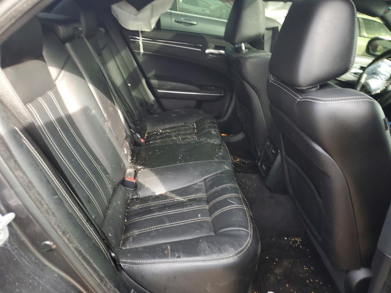 2018 Chrysler 300 s