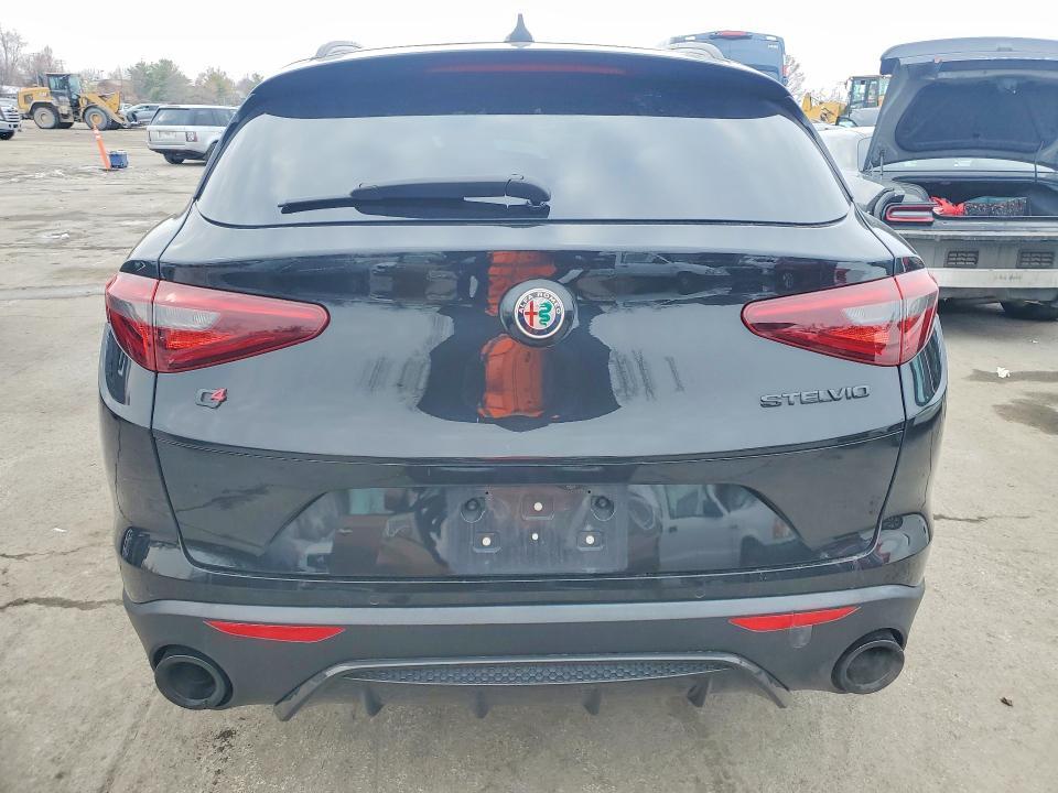 2018 Alfa Romeo Stelvio Sport