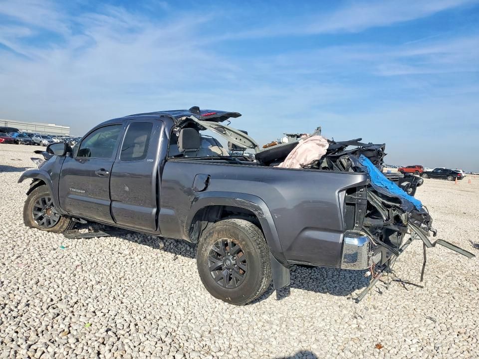 2022 Toyota Tacoma Access cab