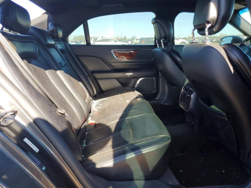 2017 Lincoln Continental Select