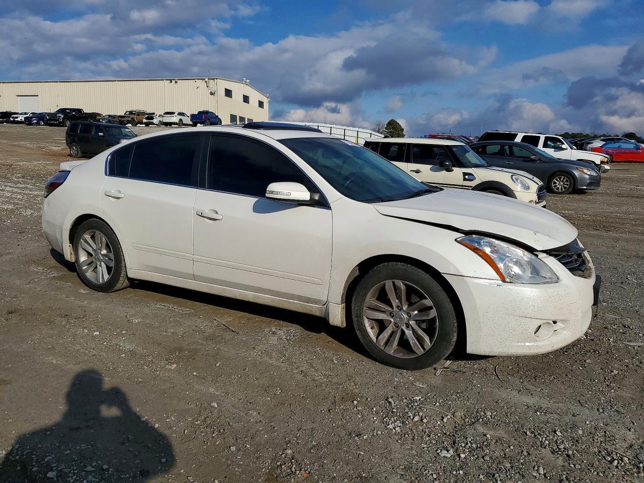 2011 Niss Altima sr
