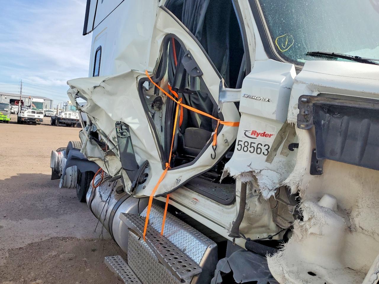 2023 Freightliner Cascadia 126 Semi Truck
