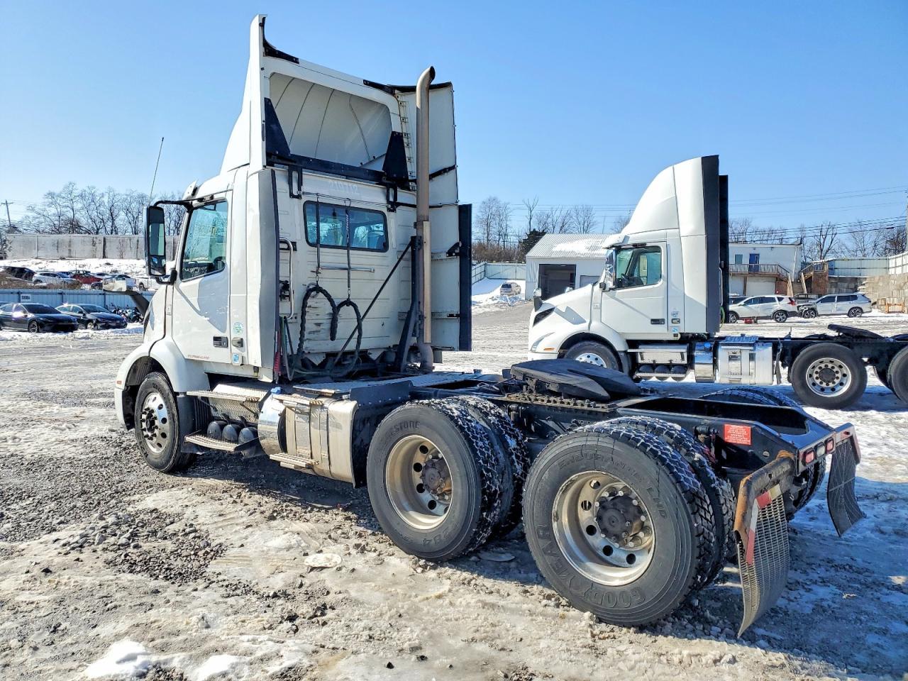 2020 Volvo VNR
